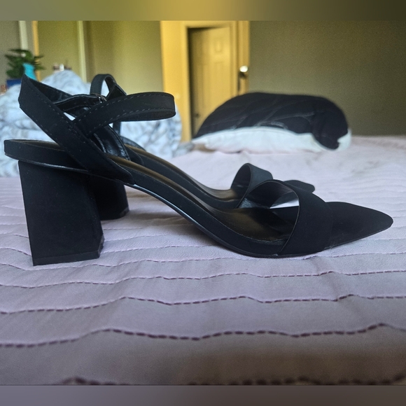 BAMBOO Black Chic Heels - Picture 4 of 4